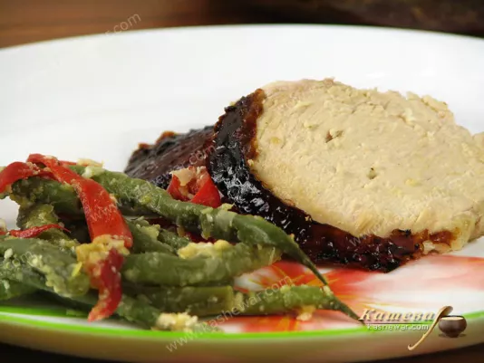 Pieces of cooked chicken