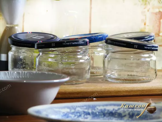 Preparing jars