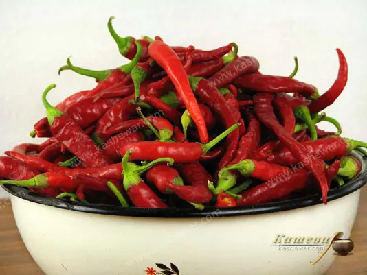 Preparing peppers for pickling