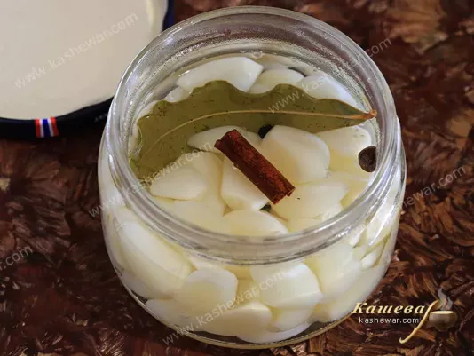 Pickled garlic