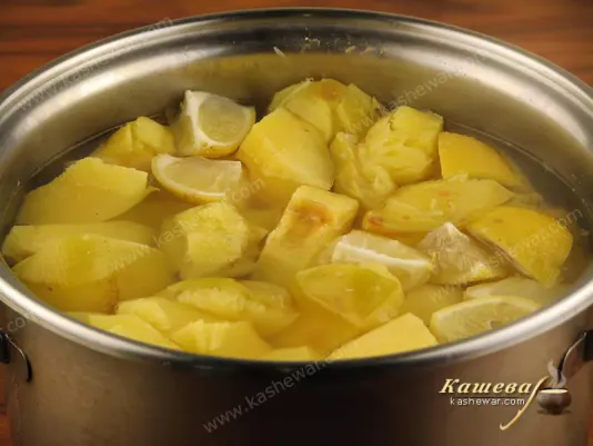 Boil quince and lemon