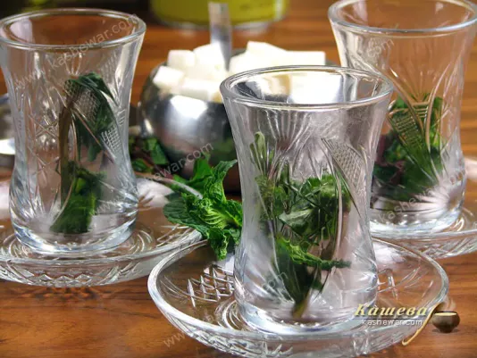 Green tea with mint