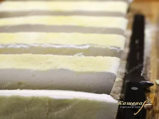 Маршмеллоу порізаний смужками