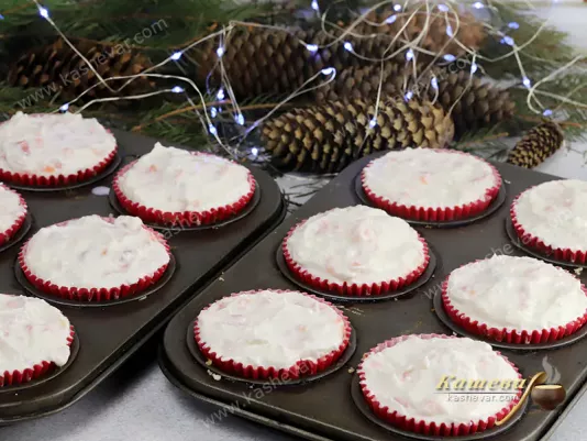 Mini cheesecake with salmon