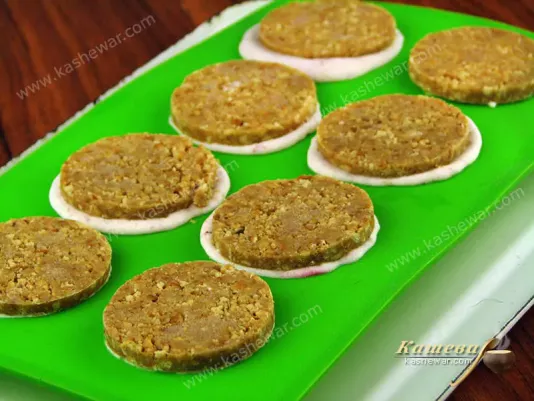 Dessert molding