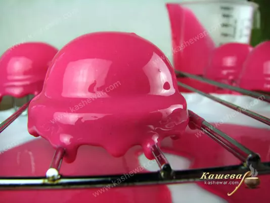 Dessert icing