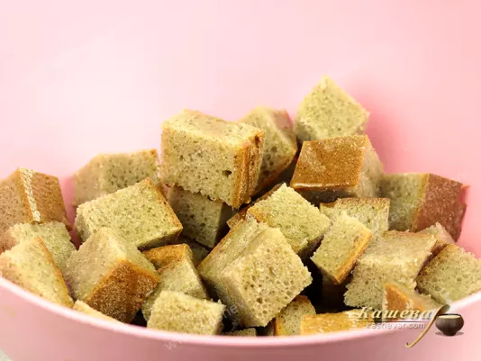 Хлеб порезанный кубиком