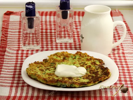 Omelet with zucchini and cheddar cheese