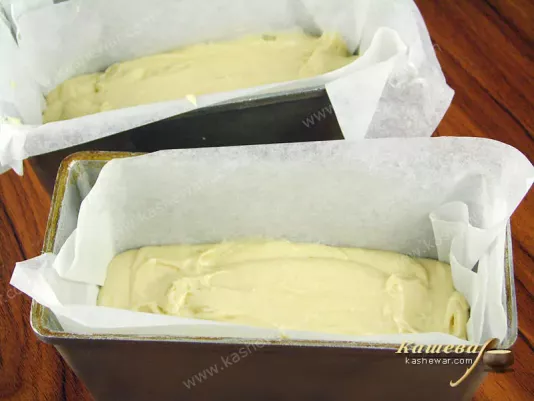 Put parkin in a form covered with parchment