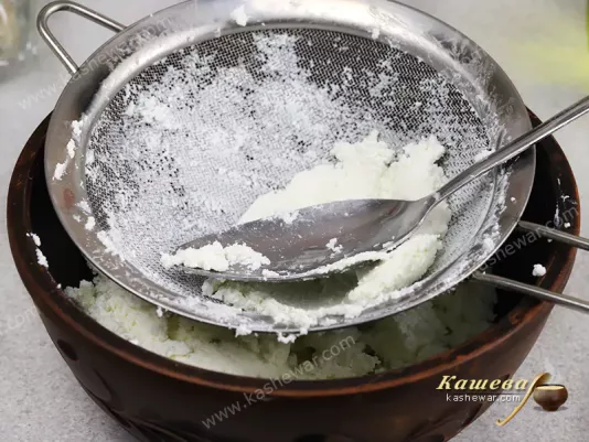 Ricotta and parmesan for Easter cake