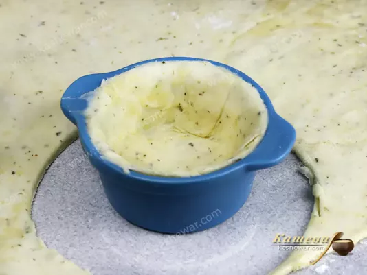 Dough mold for Easter cake