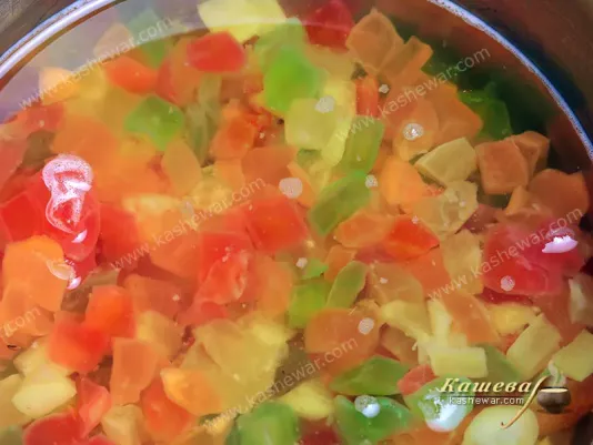 Candied fruits for hot cross bun