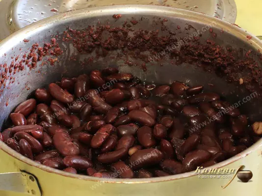 Swollen adzuki beans