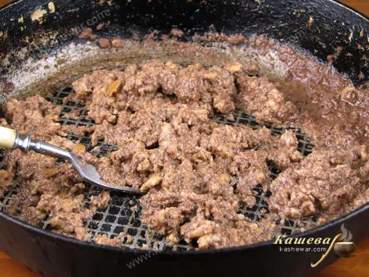 Хлебный мякиш в соке от печени