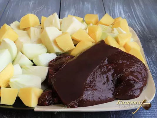 Preparing food for grinding