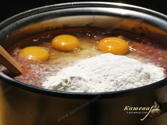 Cooking minced liver for a cake