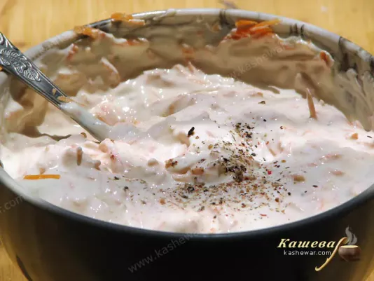 Preparing the cream for the liver cake