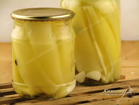 Sterilizing jars of pickled bell peppers