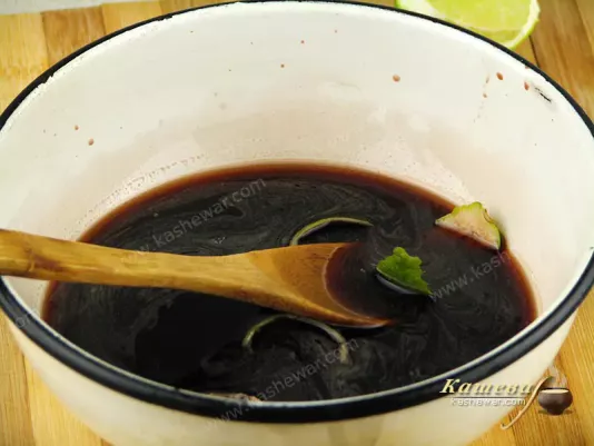 Making red wine jelly