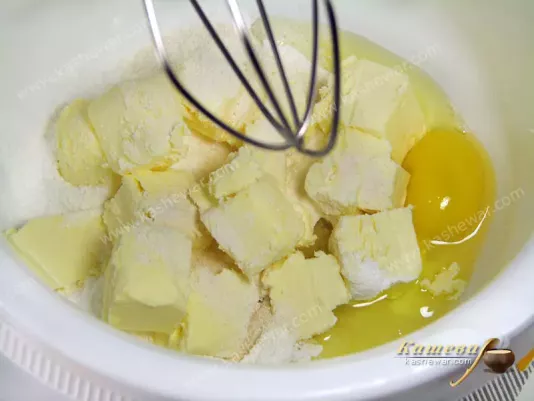 Яйца с маслом
