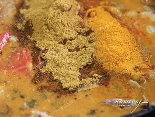 Turmeric and curry in rooster sauce