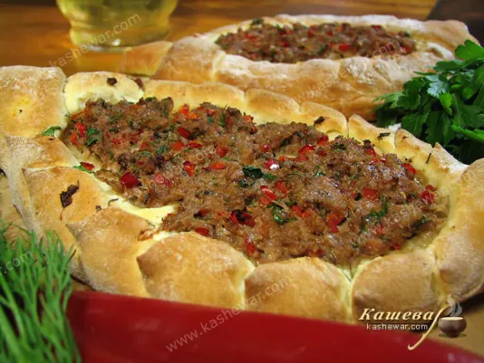Мясная лепешка (Пиде)