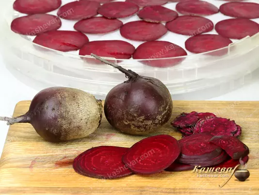 Beets, cut into slices