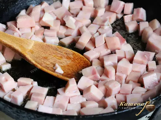 Шинка в сковороді