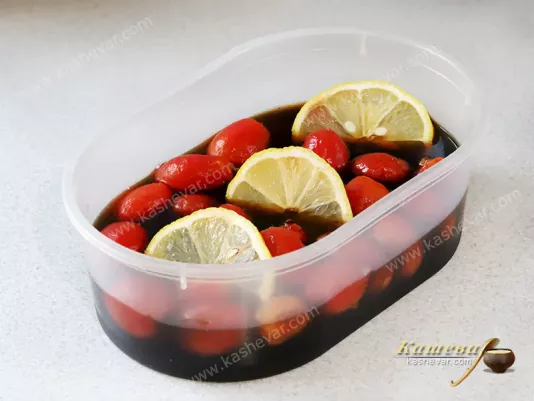 Cherry tomatoes marinated in soy sauce
