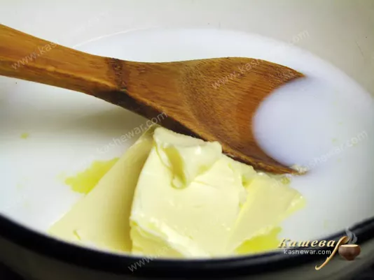 Mix milk with water and put on medium heat
