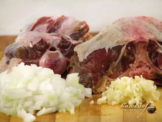 Vegetables with beef tail