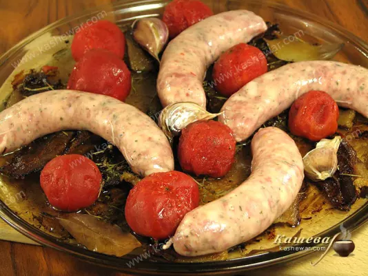 Выпекание рагу с сосисками