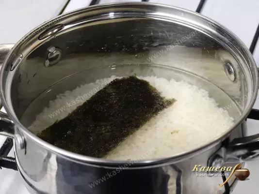 Sushi rice and kombu seaweed