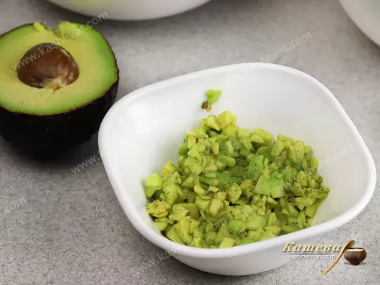 Avocado for gunkan maki sushi