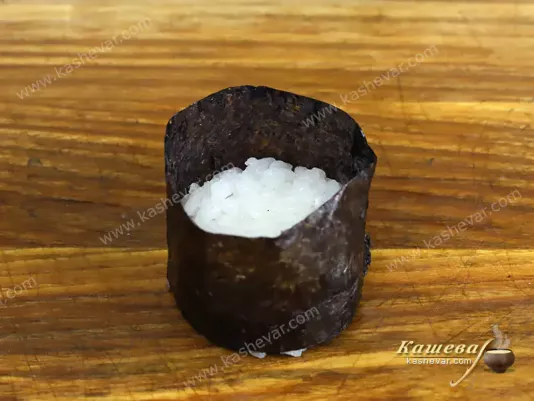 Rice and nori for gunkan-maki sushi
