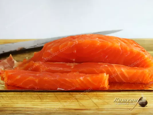 Sliced salmon for rolls
