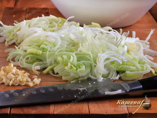 Leeks sliced in half rings