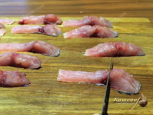 Sliced carp cut at 90 degrees