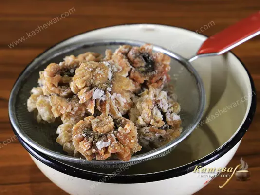 Fried fish slices