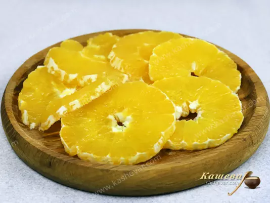 Порезанные апельсины для салата