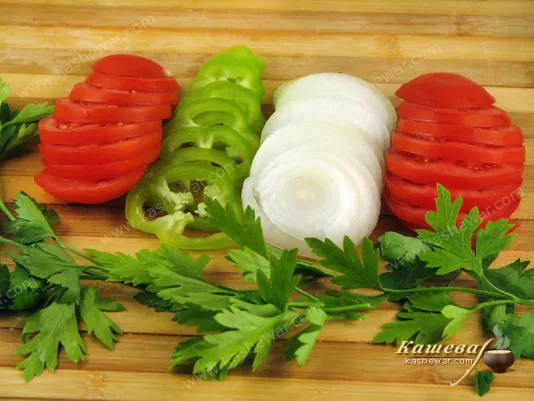 Cutting vegetables for salad