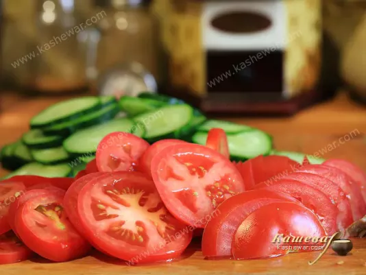 Помидоры порезанные кружочками