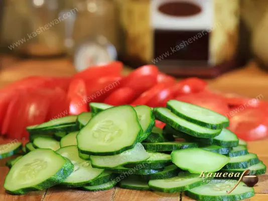 Огурцы порезанные кружочками