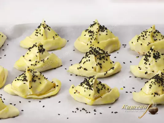 Турецкая самса с курицей и сыром