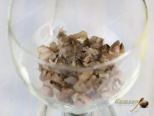 Филе соленой сельди мелко порезанное
