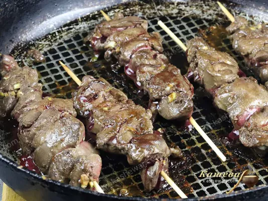 Шашлички з курячої печінки