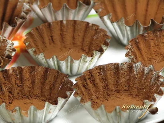 Preparing chocolate molds