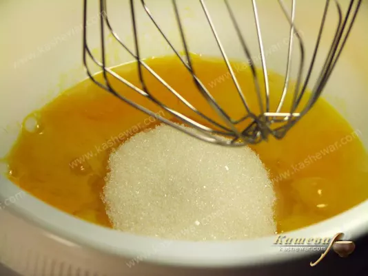 Beating eggs with sugar