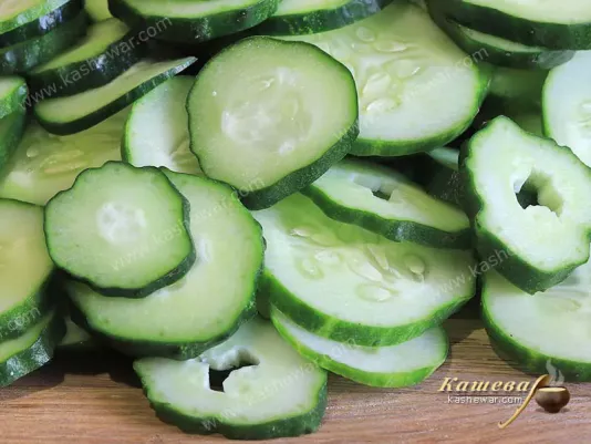Огунцы порезаные кружочками