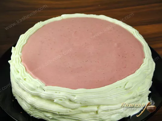 Торт залитый клубничный желе